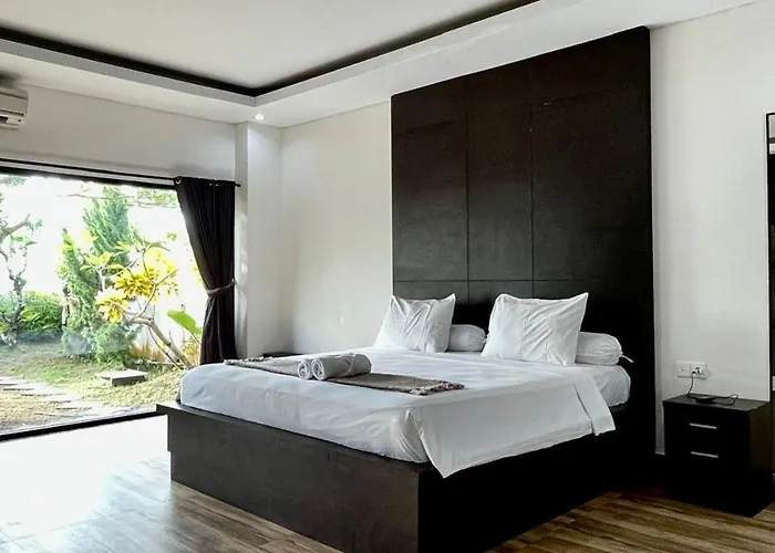 2 Bed Spacious Family House With Garden View Ferienhaus