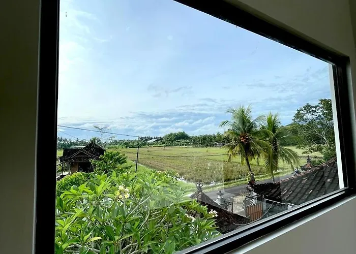 Ferienhaus 2 Bed Spacious Family House With Garden View Jembrana