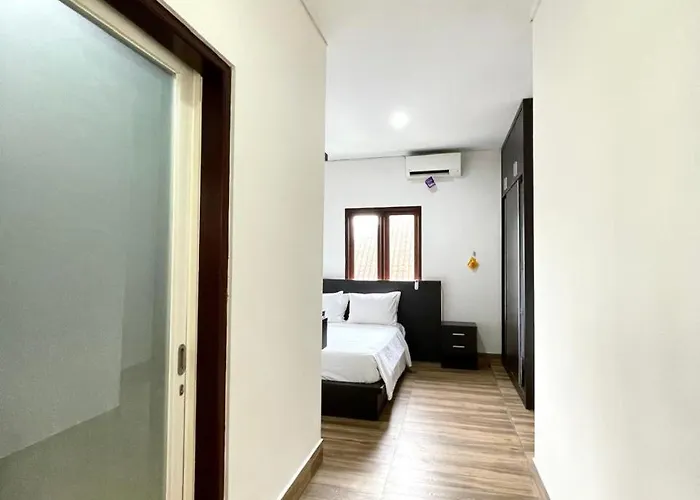 Ferienhaus 2 Bed Spacious Family House With Garden View Jembrana