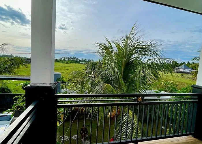 2 Bed Spacious Family House With Garden View