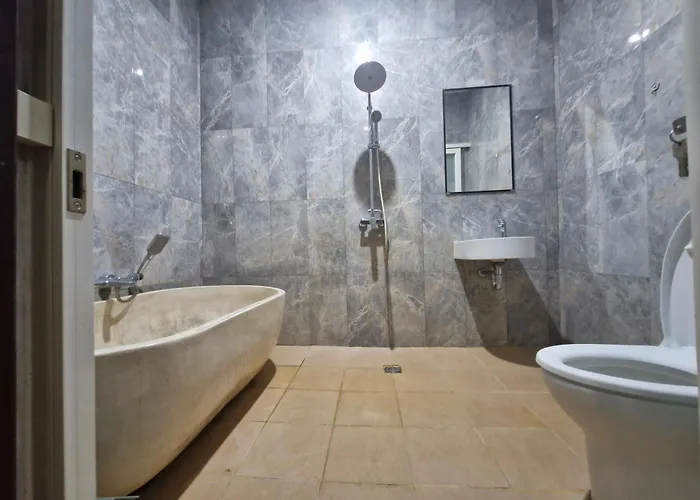Ferienhaus 2 Bed Spacious Family House With Garden View Jembrana